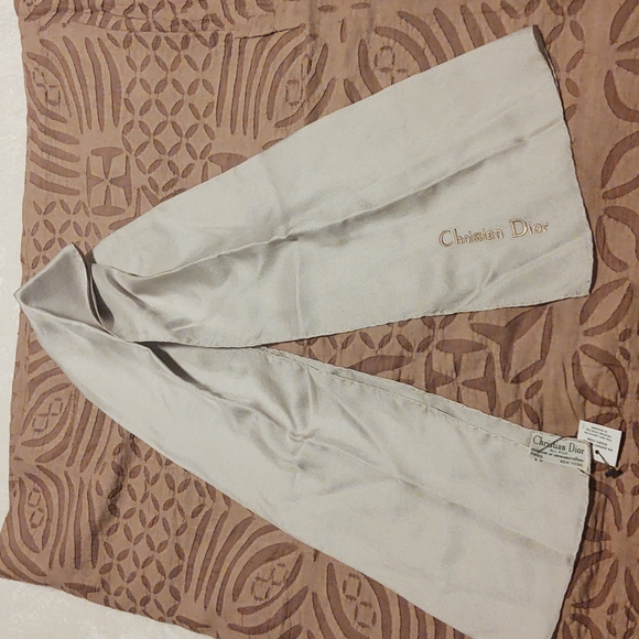 Christian Dior vintage silk scarf - Picture 2 of 3